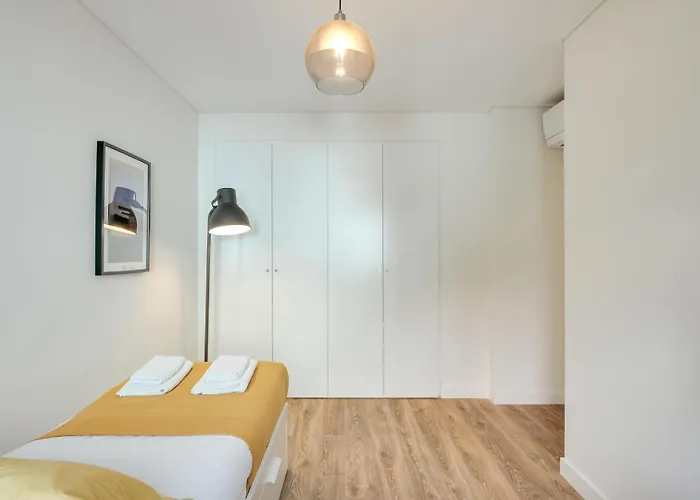 Flat W/ Balcony & Workspace By Hostwise شقة *