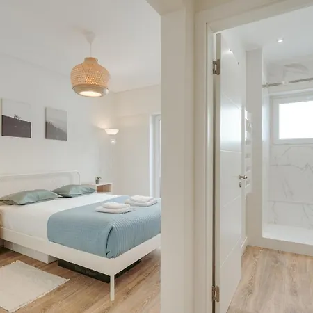 Flat W/ Balcony & Workspace By Hostwise 公寓