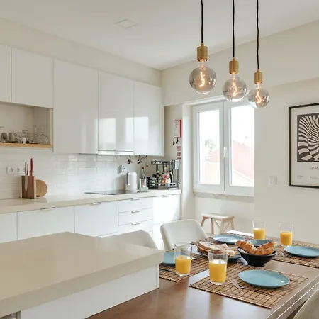 Hostwise - Flat W/ Balcony & Workspace Appartement Lisboa