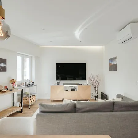 Flat W/ Balcony & Workspace By Hostwise Lisboa
