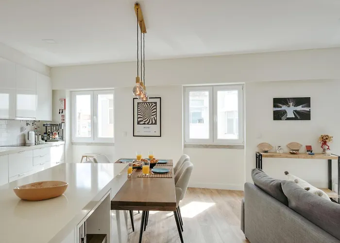 Flat W/ Balcony & Workspace By Hostwise Lägenhet *