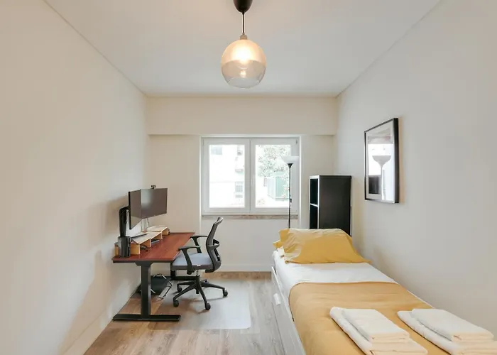 Flat W/ Balcony & Workspace By Hostwise Lisboa