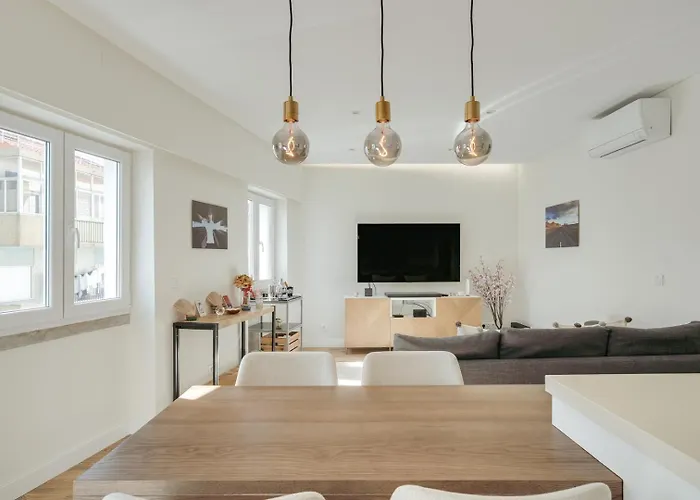 Flat W/ Balcony & Workspace By Hostwise * Lissabon