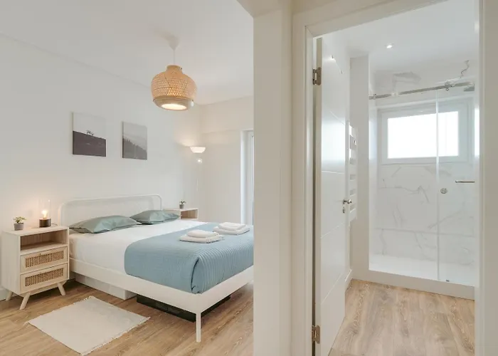 Flat W/ Balcony & Workspace By Hostwise Lägenhet