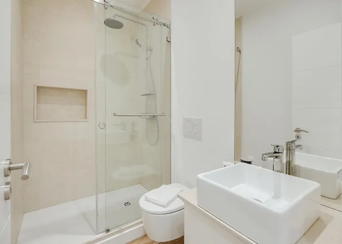 Flat W/ Balcony & Workspace By Hostwise Appartement *