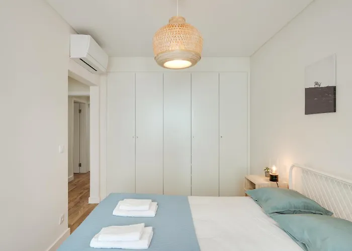 Flat W/ Balcony & Workspace By Hostwise Appartement Lissabon