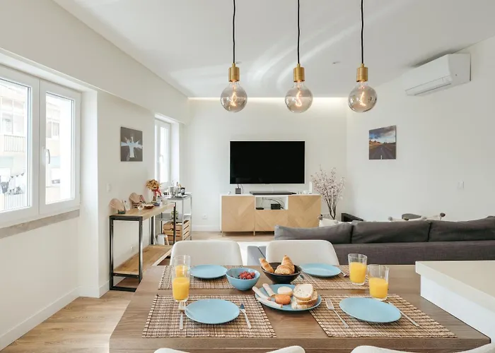 Flat W/ Balcony & Workspace By Hostwise