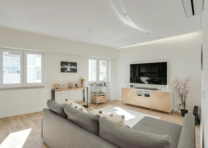 Lägenhet Flat W/ Balcony & Workspace By Hostwise *