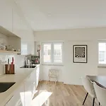 Flat W/ Balcony & Workspace By Hostwise Appartement Lisboa