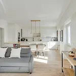 Flat W/ Balcony & Workspace By Hostwise Appartement