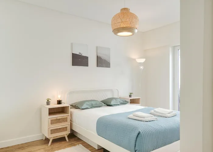 Apartman Flat W/ Balcony & Workspace By Hostwise *